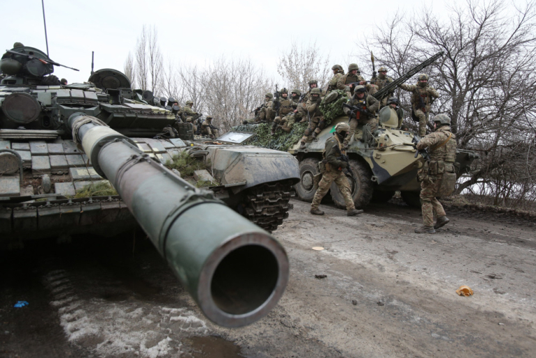 Ukrainische Truppen im Osten des Landes: Schwere Waffen auf beiden Konfliktseiten sind ein erhebliches Risiko für die Zivilbevölkerung.