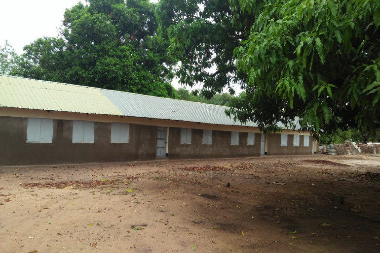 Die maroden Räumlichkeiten der Comboni-Grundschule in Rumbek werden renoviert.