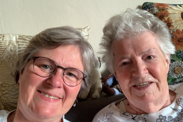 Ein enges Band der Freundschaft: Mechthild Melzer (links) mit ihrer mütterlichen Freundin Lisa Küttler.