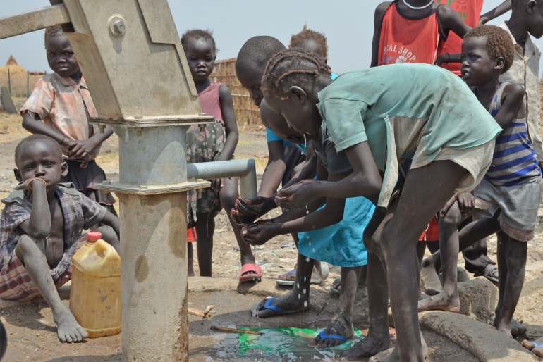 So wird die Gesundheit von mindestens 180.000 Menschen gefährdet, die auf das Wasser angewiesen sind.