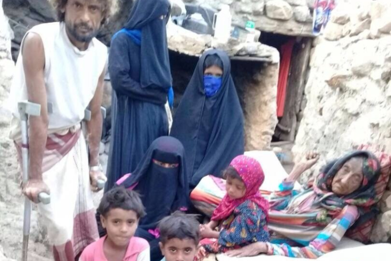 Familienväter wie Qasim Alshowkhi verzweifeln: Sie wollen für ihre Familien sorgen, haben aber selbst keinen Zugang zu sauberem Trinkwasser.