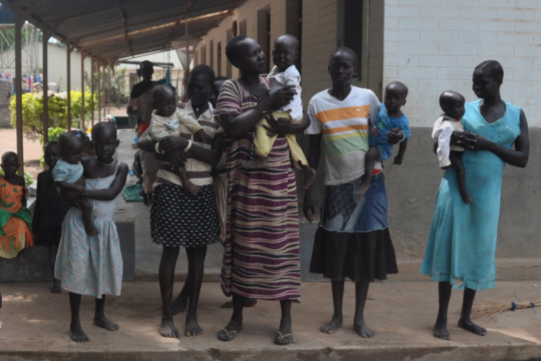 Für viele Menschen ist die Klinik in Rumbek bei Krankheiten und Mangelernährung eine feste Adresse. Sie suchen hier Hilfe und bekommen sie. Doch die Einrichtung ist auf Spenden angewiesen.