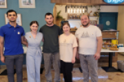 Junge Armenier in ihrem Start-Up