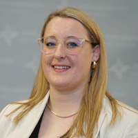 Ansprechpartnerin Sina Glaser 